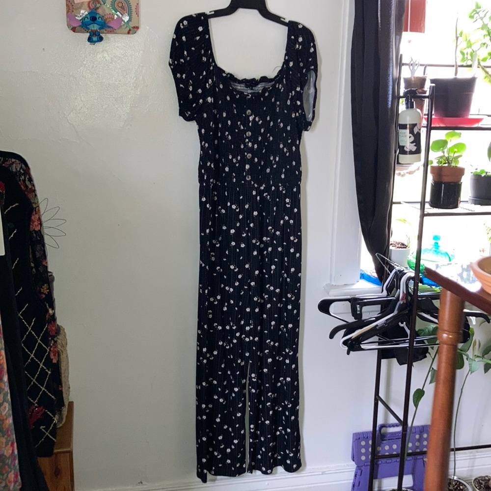 Cute Black Floral jumpsuit Derek heart 💜 plus 2X NWOT